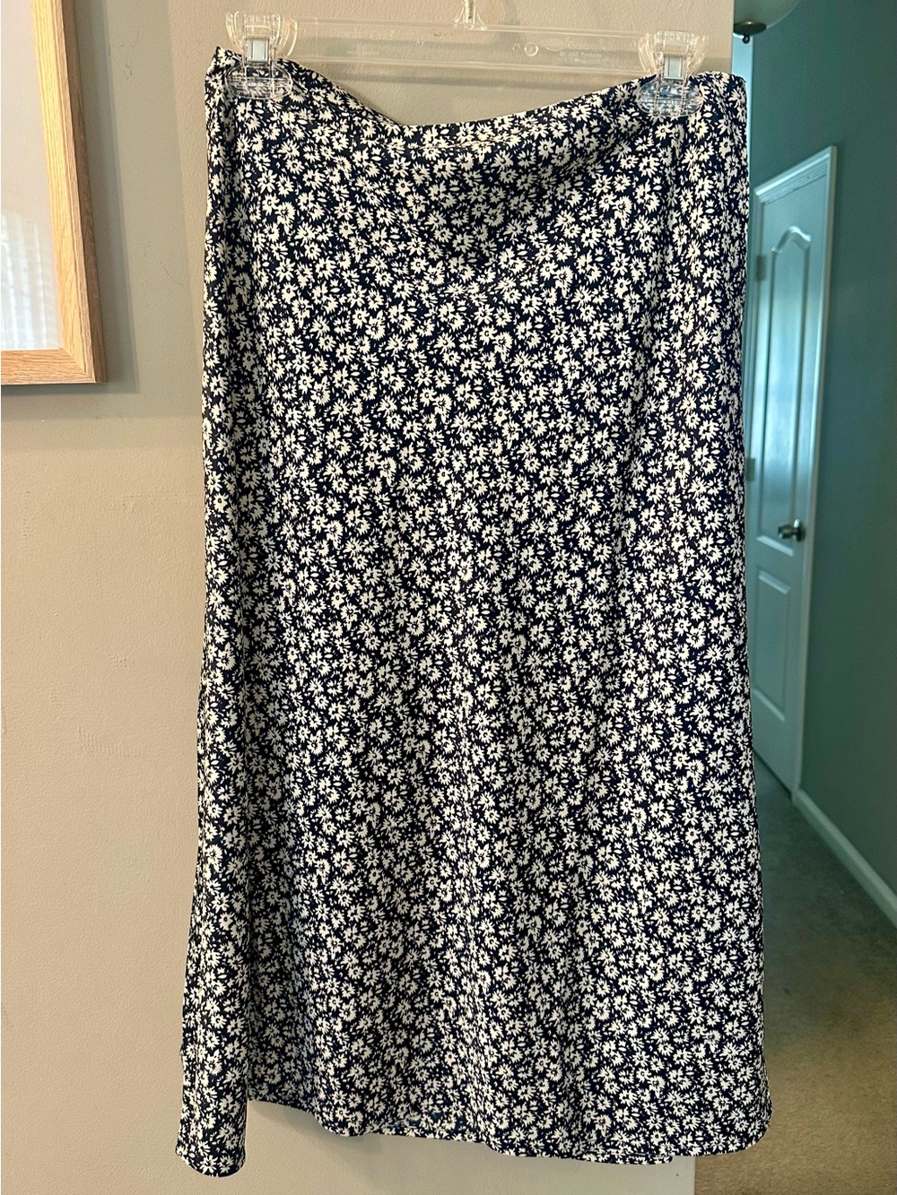 Jcrew Women's Navy and White Floral Midi Skirt